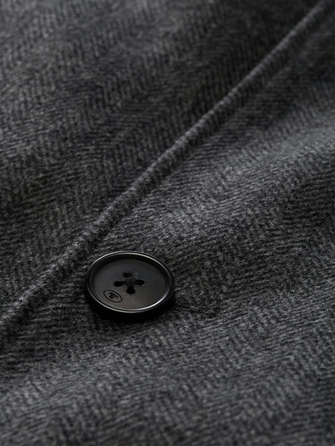 WOOL COAT WITH STAND-UP INSERT