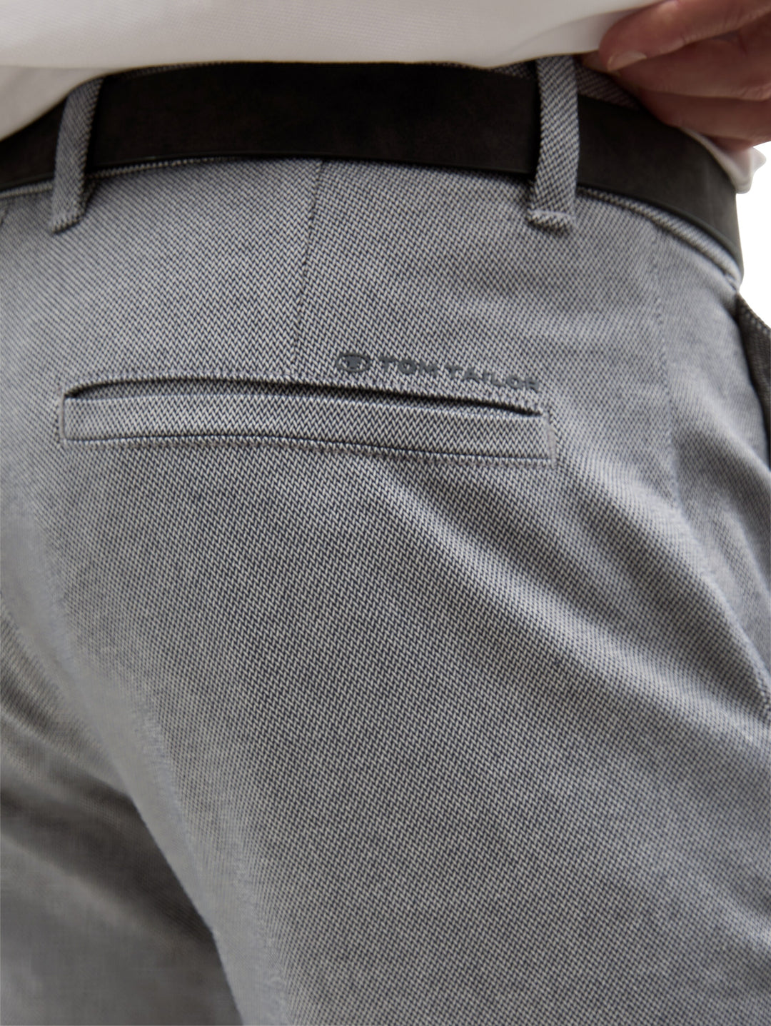TRAVELER SLIM CHINO