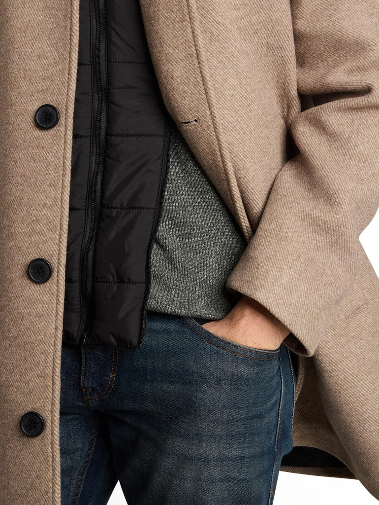 WOOL COAT WITH STAND-UP INSERT