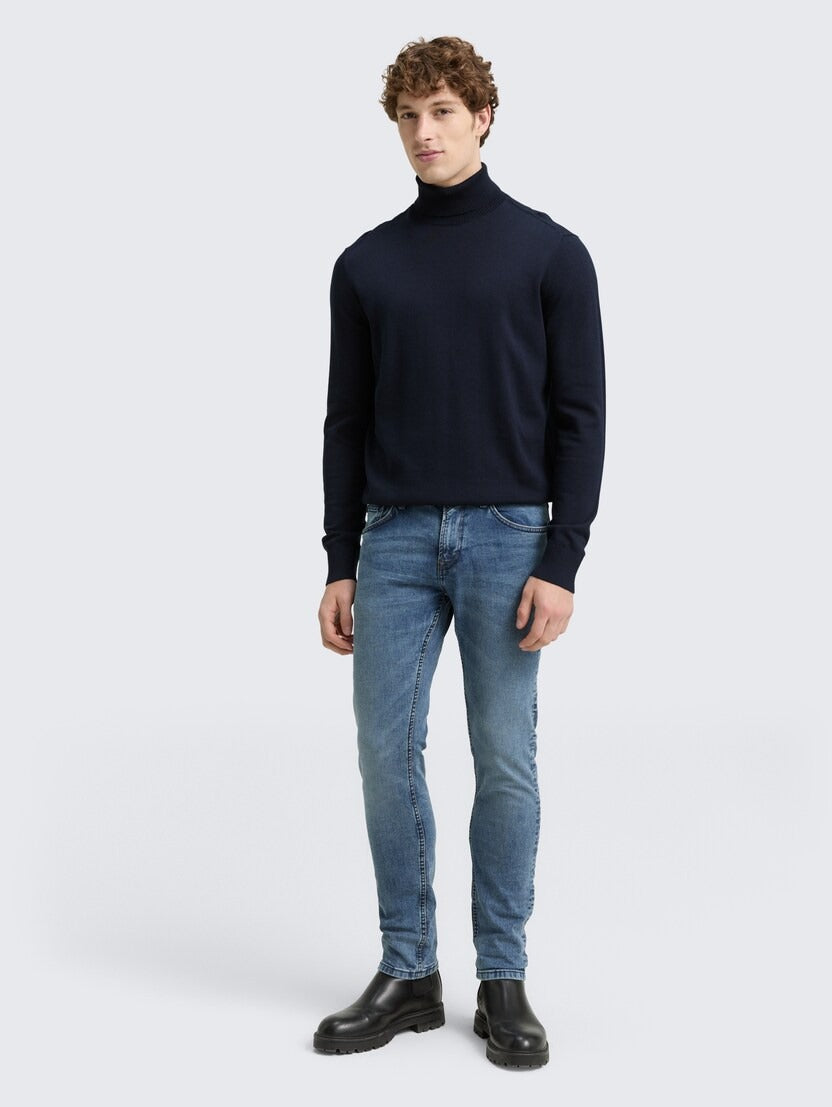 BASIC TURTLENECK KNIT