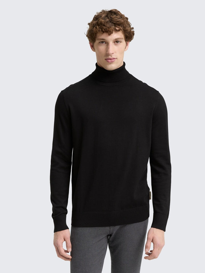 BASIC TURTLENECK KNIT