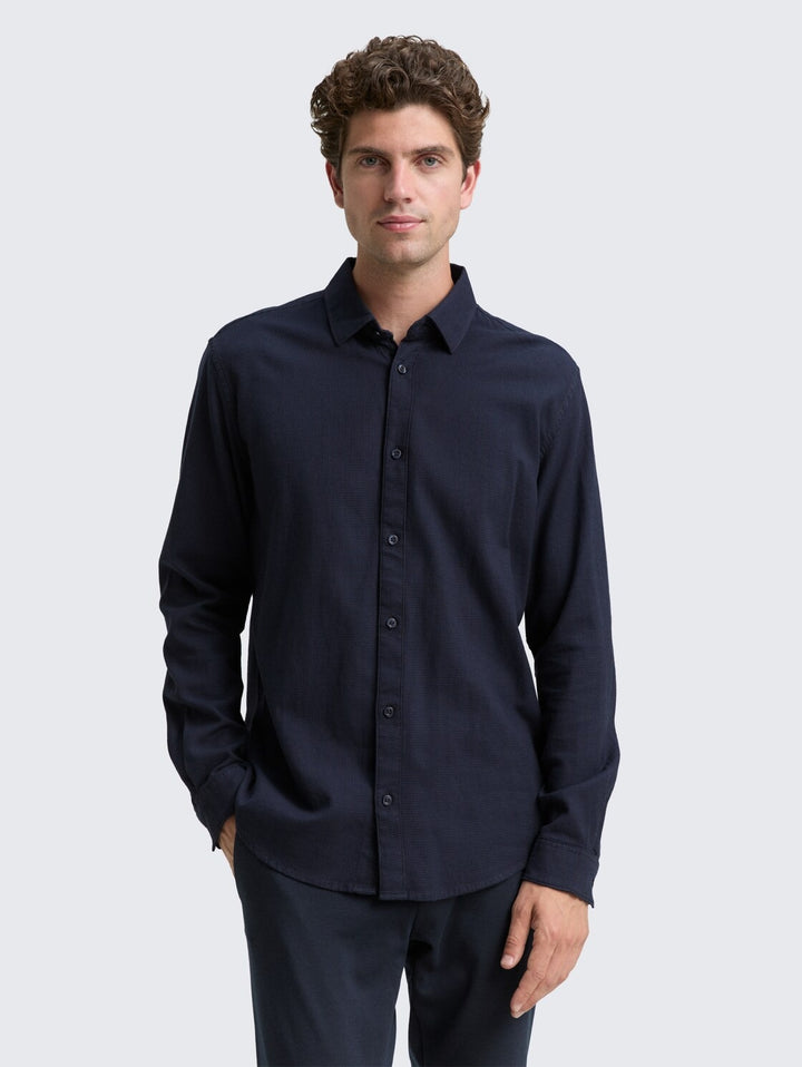 FITTED STRUCTURED STRETCH SHIRT