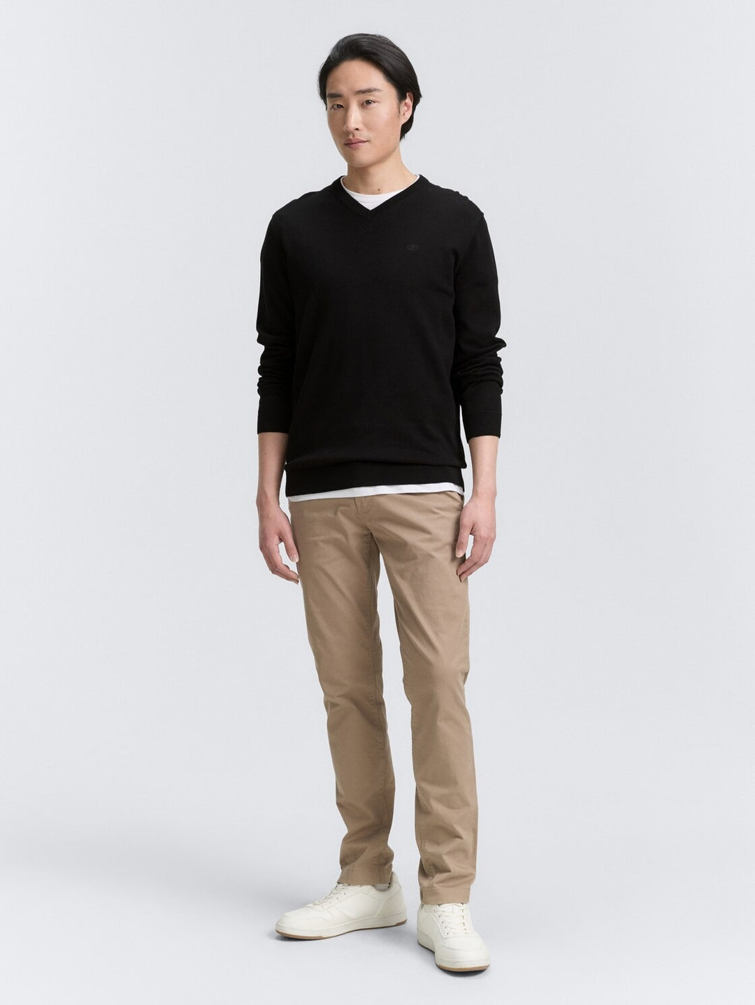 BASIC V-NECK KNIT