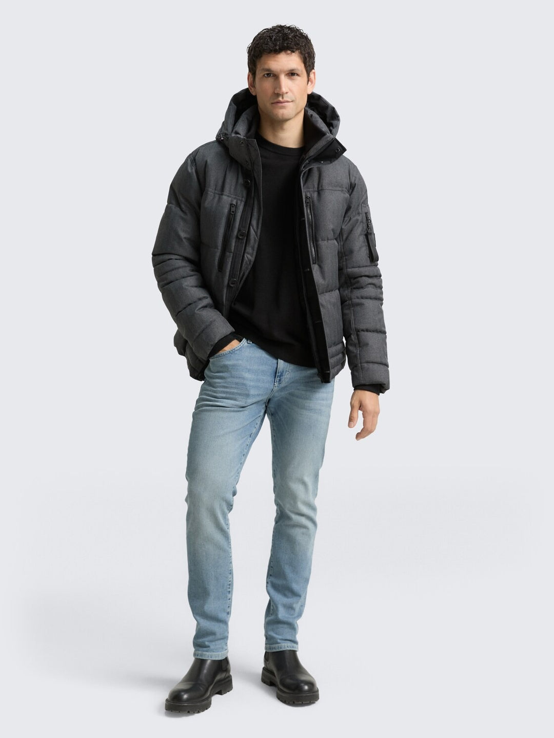 PUFFER JACKET WITH HOOD