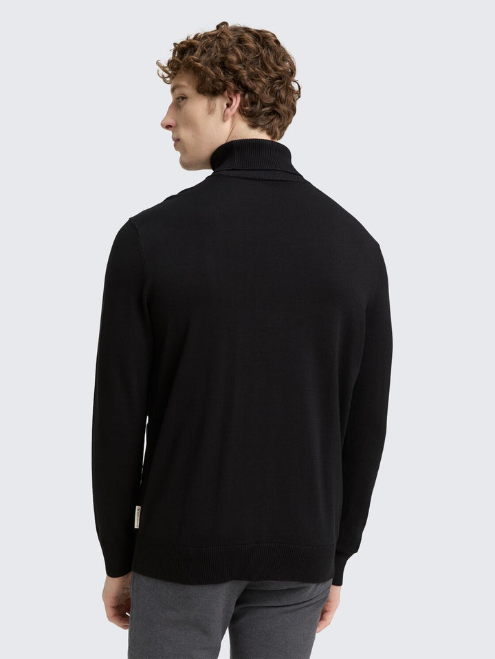 BASIC TURTLENECK KNIT