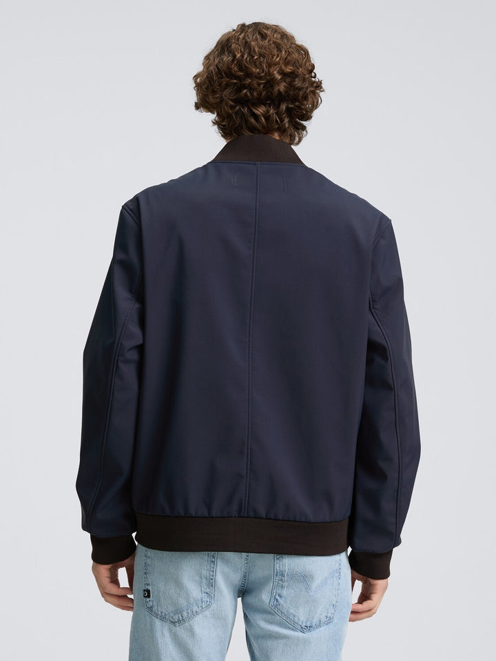SOFTSHELL BOMBER JACKET