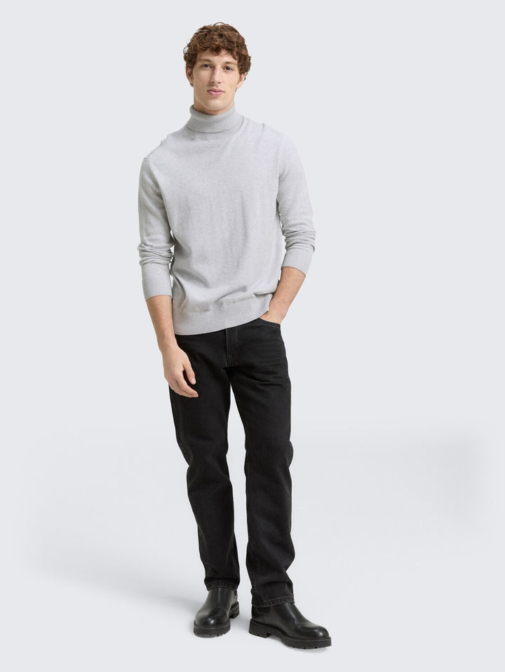 BASIC TURTLENECK KNIT