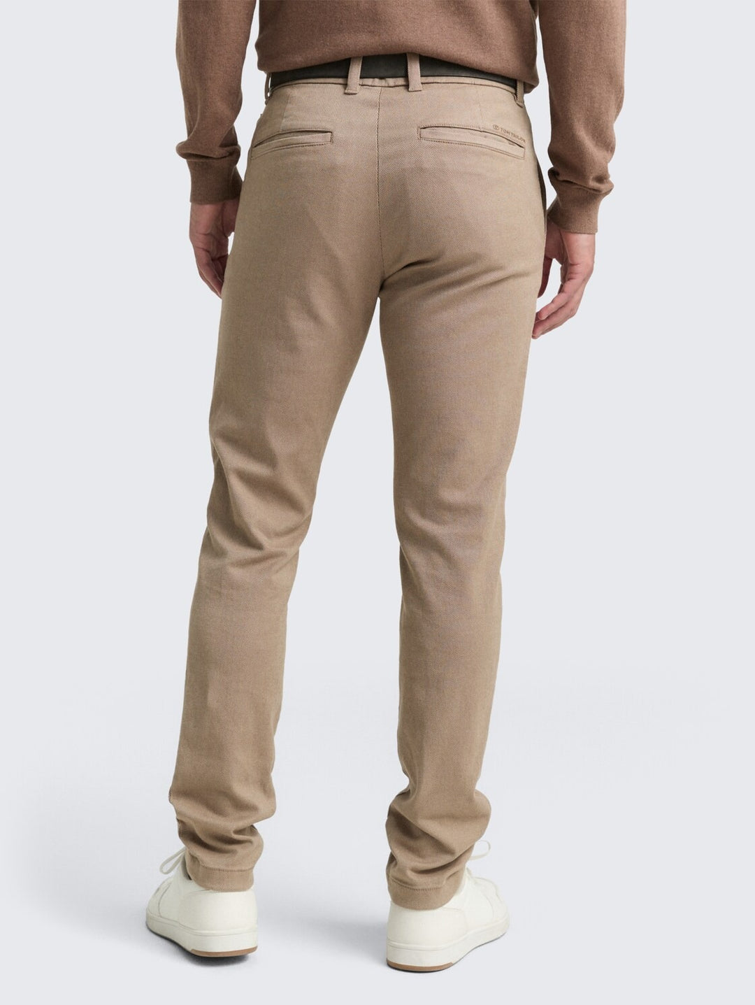 TRAVELER SLIM CHINO