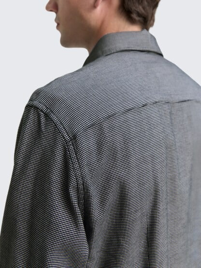 FITTED STRUCTURED STRETCH SHIRT