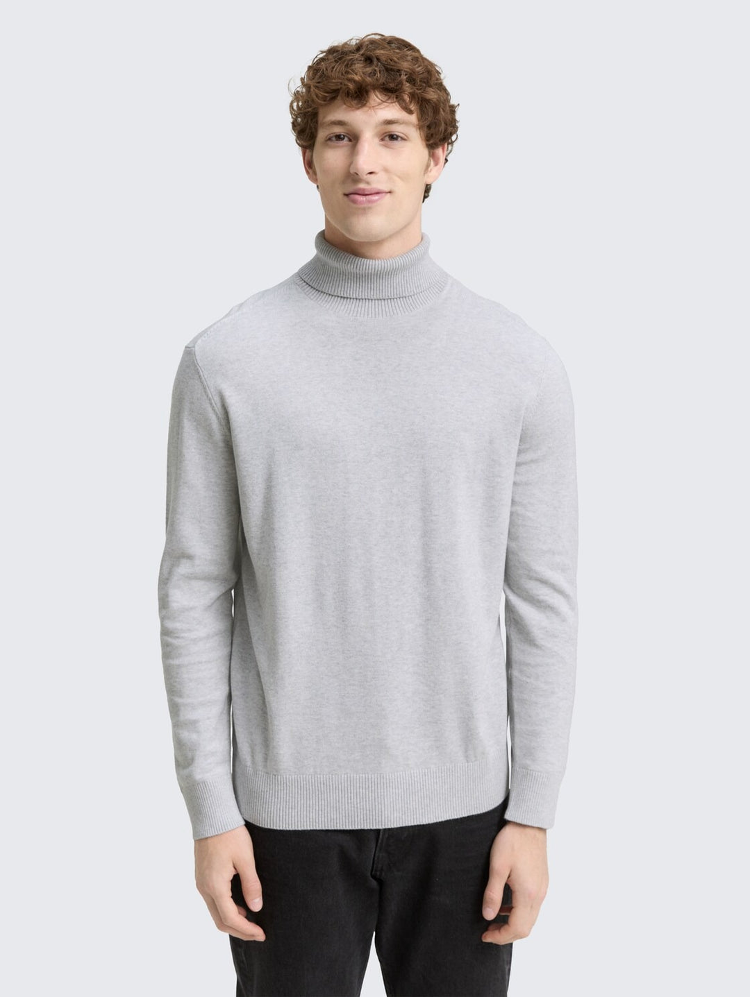BASIC TURTLENECK KNIT