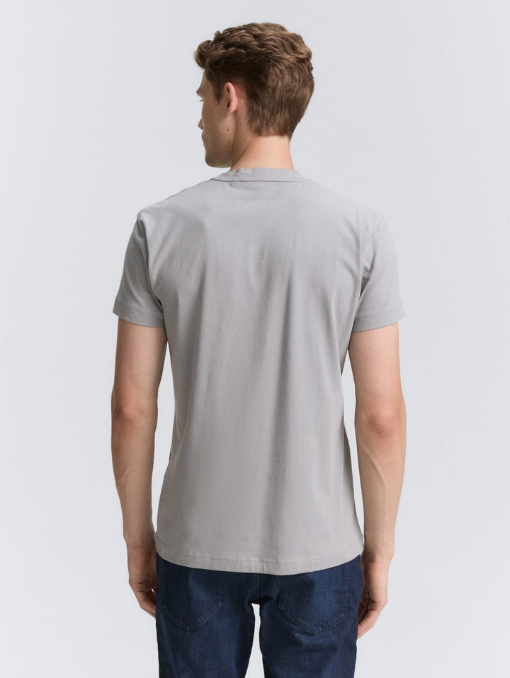 FITTED BASIC T-SHIRT
