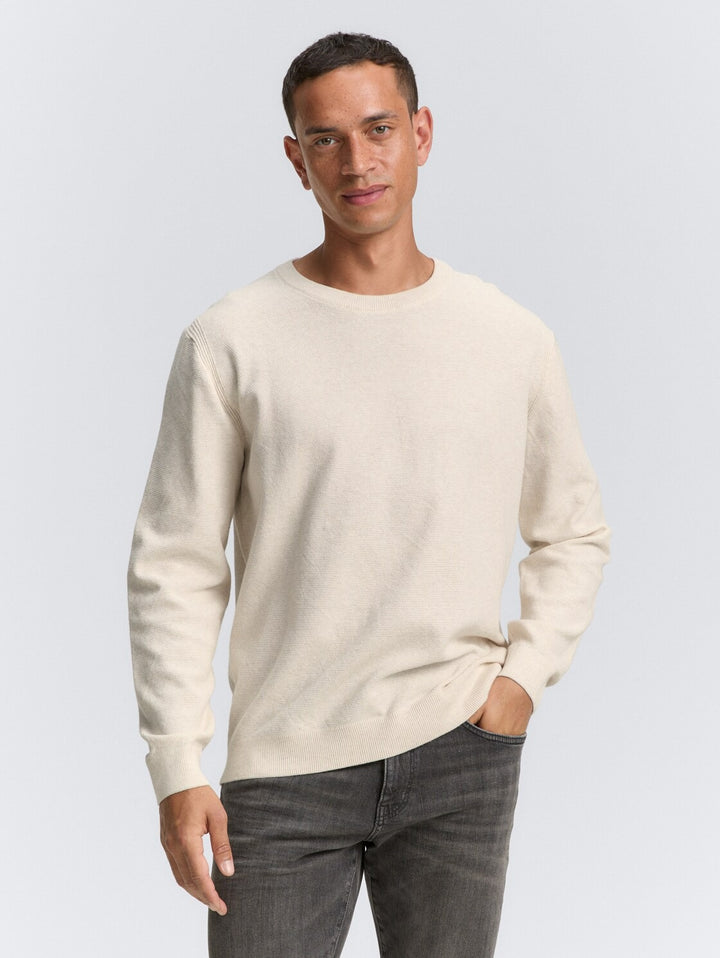 STRUCTURED CREWNECK KNIT