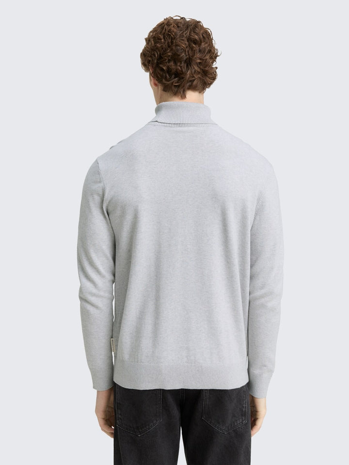 BASIC TURTLENECK KNIT