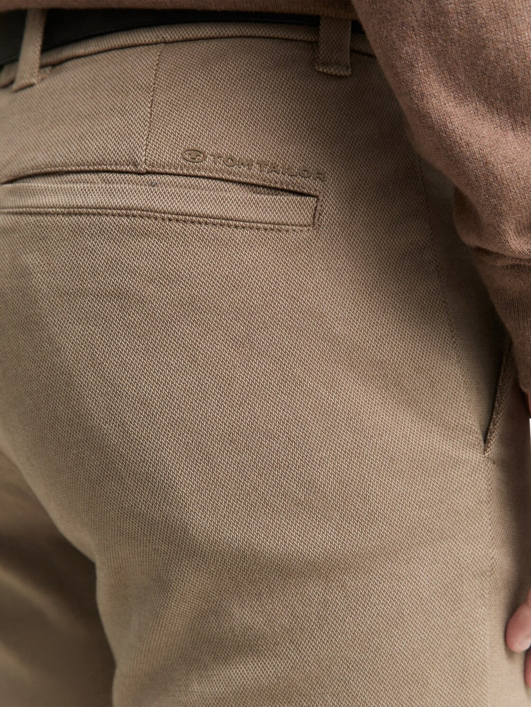 TRAVELER SLIM CHINO