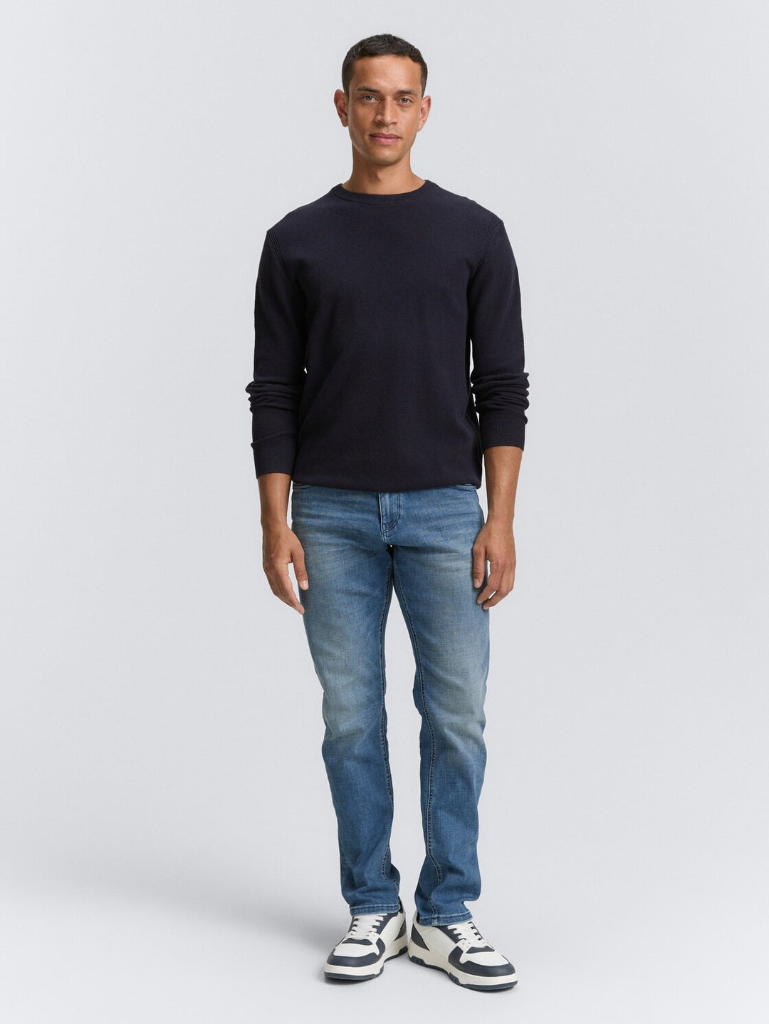 STRUCTURED CREWNECK KNIT
