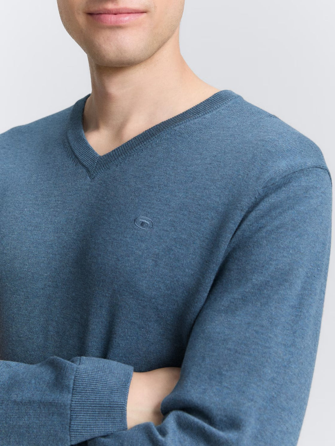 BASIC V-NECK KNIT
