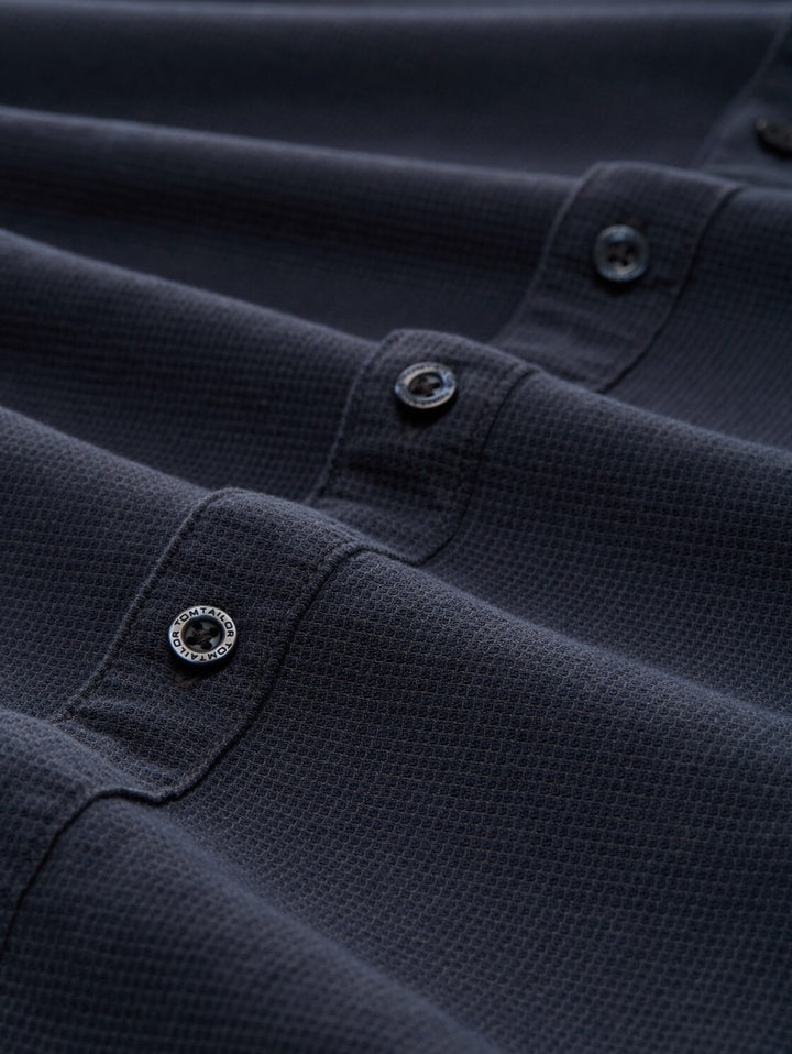 FITTED STRUCTURED STRETCH SHIRT