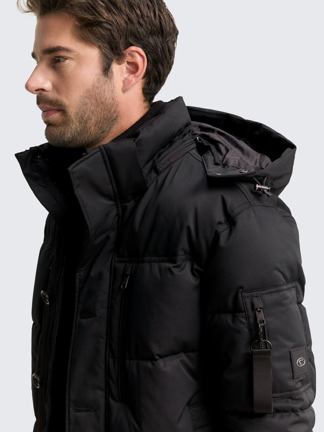 PUFFER JACKET WITH HOOD