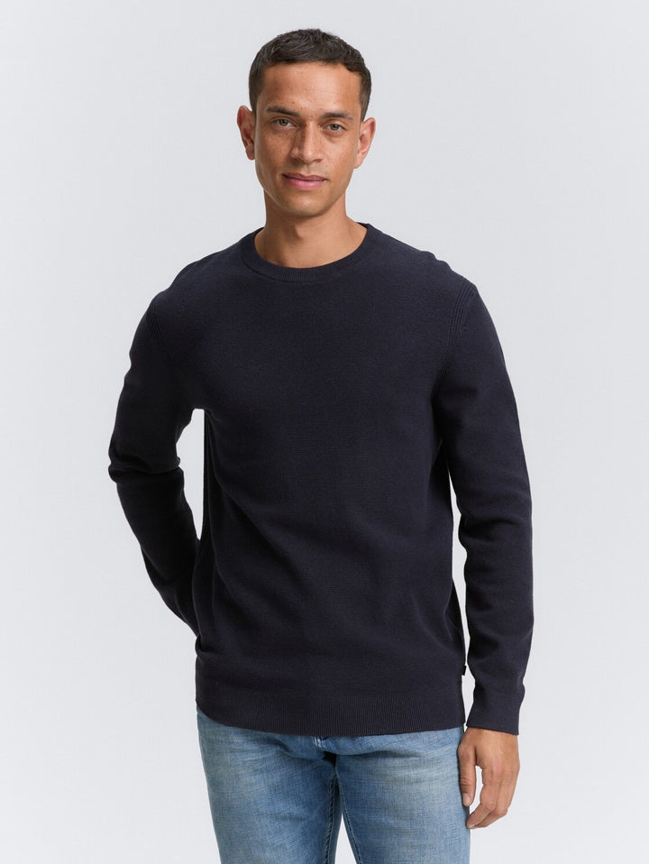 STRUCTURED CREWNECK KNIT