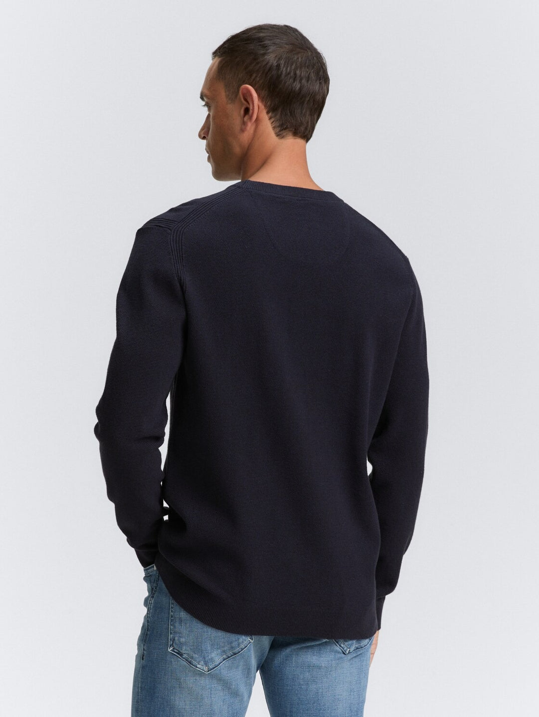 STRUCTURED CREWNECK KNIT