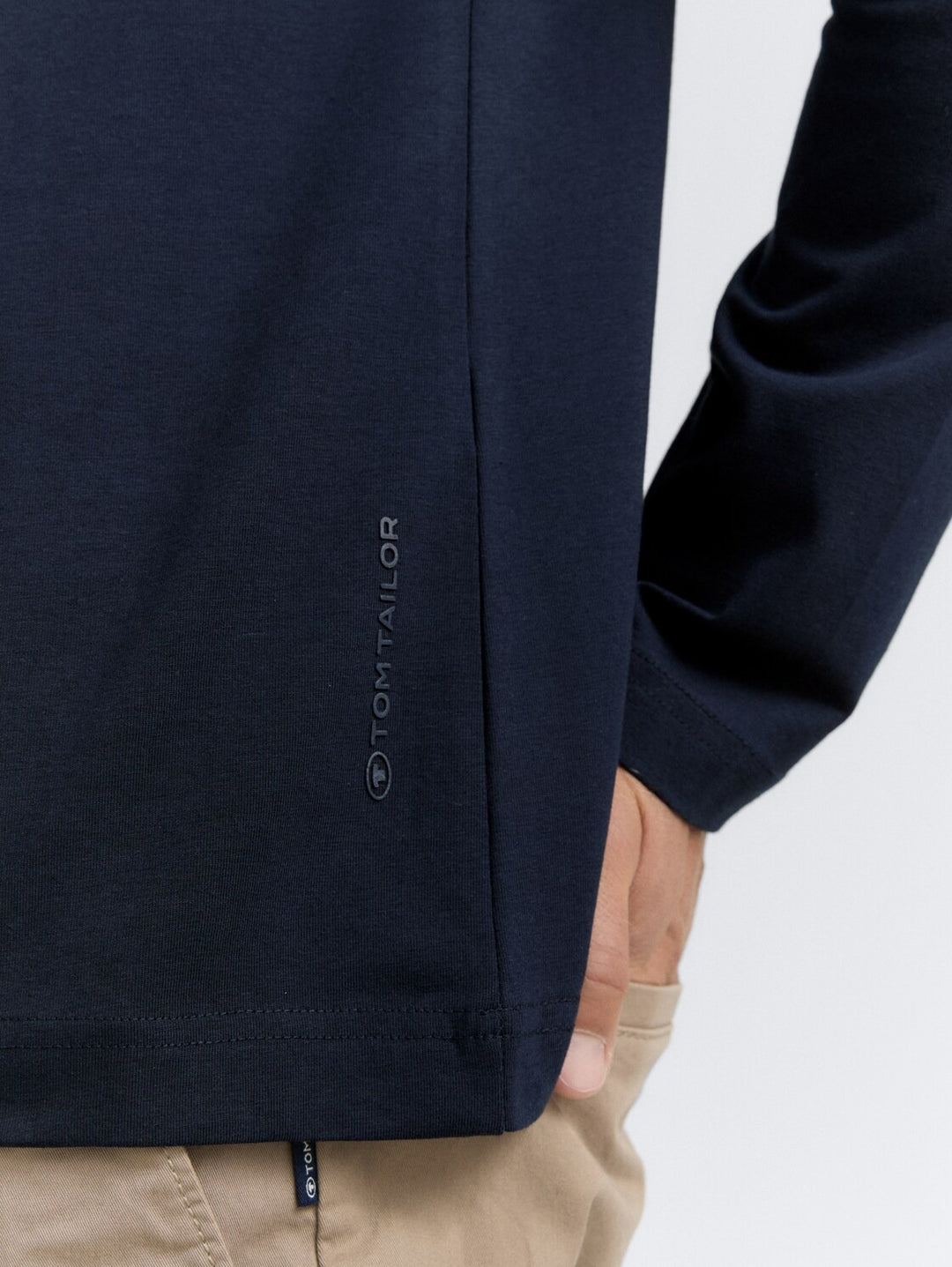 FITTED PRINTED LONGSLEEVE