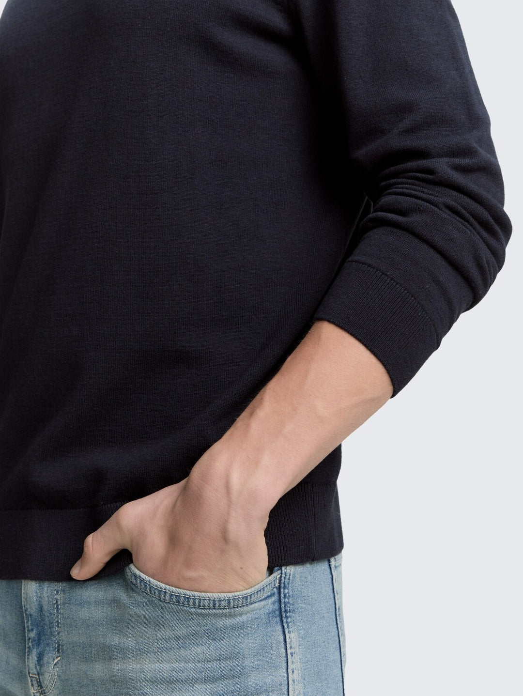 BASIC TURTLENECK KNIT