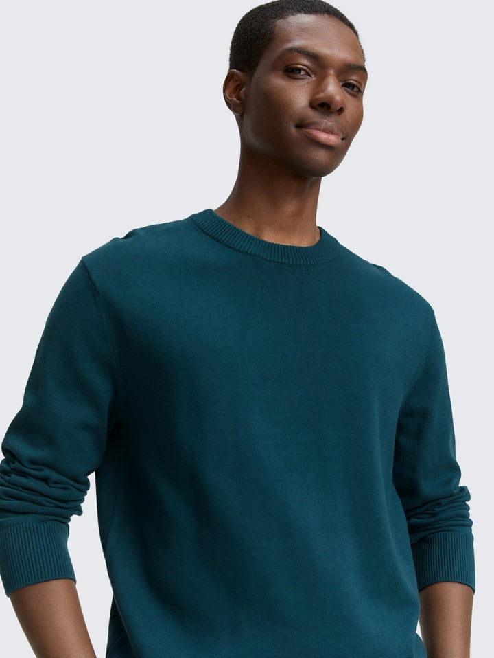 BASIC CREWNECK KNIT
